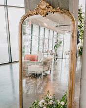 Load image into Gallery viewer, Mirror Seating Chart- Calligraphy